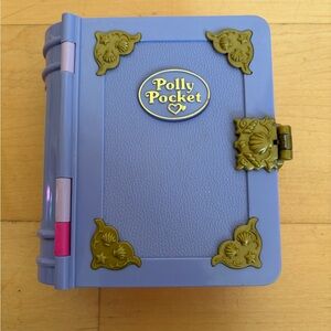 Polly Pocket Princess Polly in her Dressing Up Jewel Locket